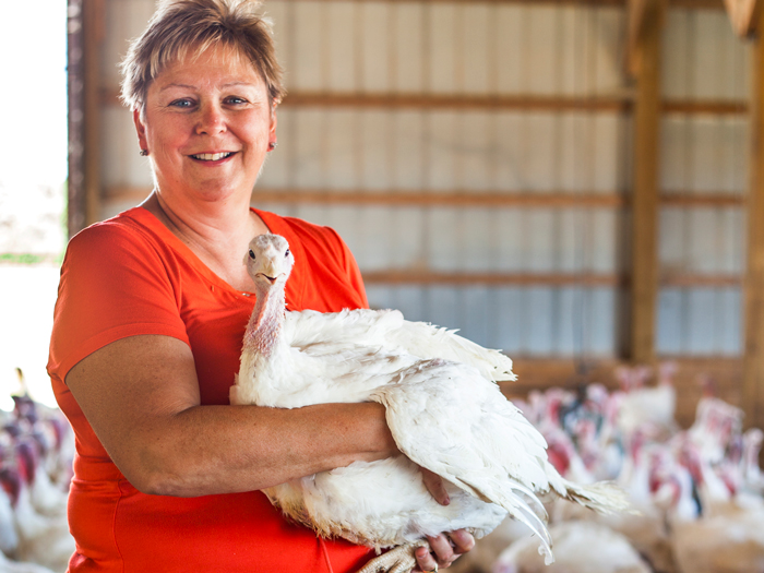 Rachelle Brown and her husband, Martin are generational turkey farmers living north of Winnipeg. 